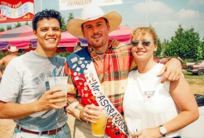 RetroScene: All around DC in 2000 #1