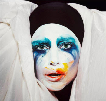 Lady Gaga Releases New Single "Applause" Early - Metro Weekly