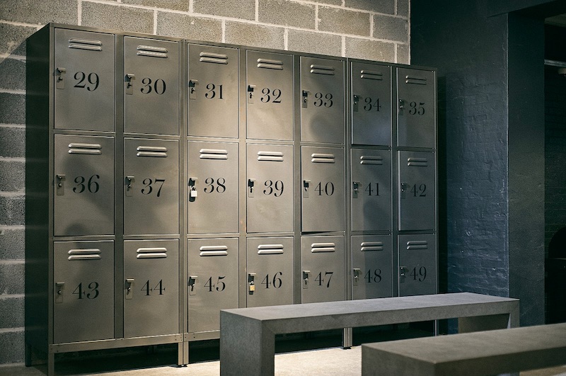 800px x 531px - Crunch Fitness tells members to stop having sex in the men's locker room