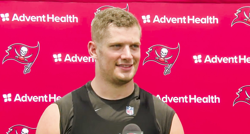 Bucs' Carl Nassib, first openly gay player to play in NFL games, announces  his retirement