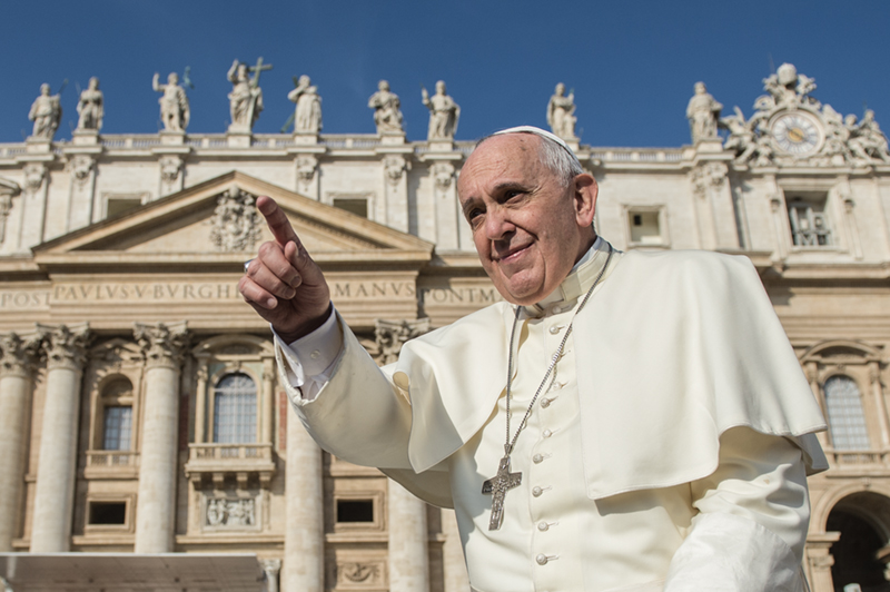 Pope Francis Approves Limited Blessings For Same Sex Couples 