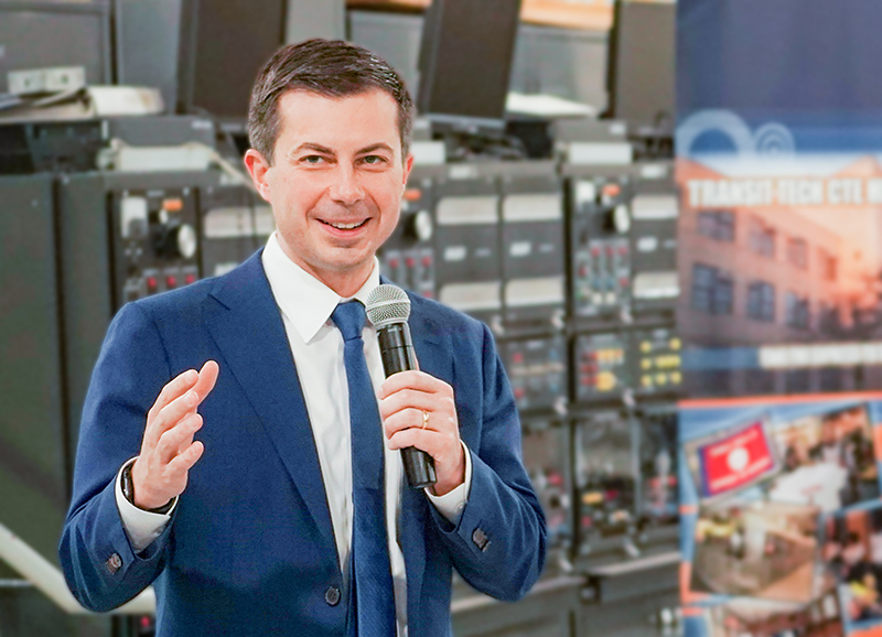 Former U.S Secretary of Transportation Pete Buttigieg - Photo: Marc A. Hermann, MTA